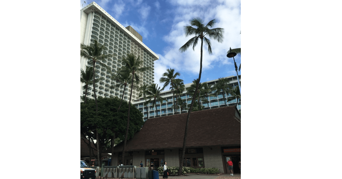 ４人家族ハワイ宿泊比較体験記 １番コスパが良いリーズナブルなオアフ島のホテルはどこ 実際に３つのホテルに泊まった エンバシー カイウラニ アロヒラニホテル